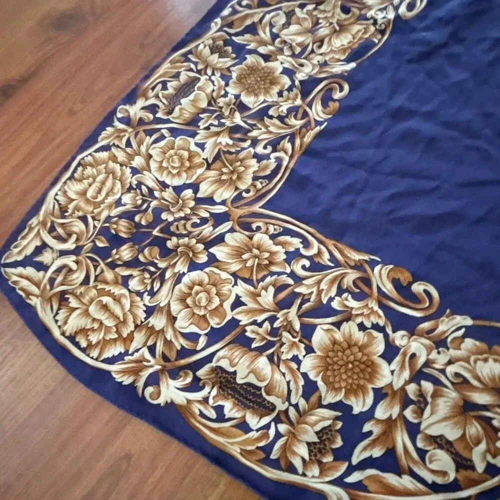 Museum of fine arts Boston 100% silk scarf, floral Navy tan made in Japan